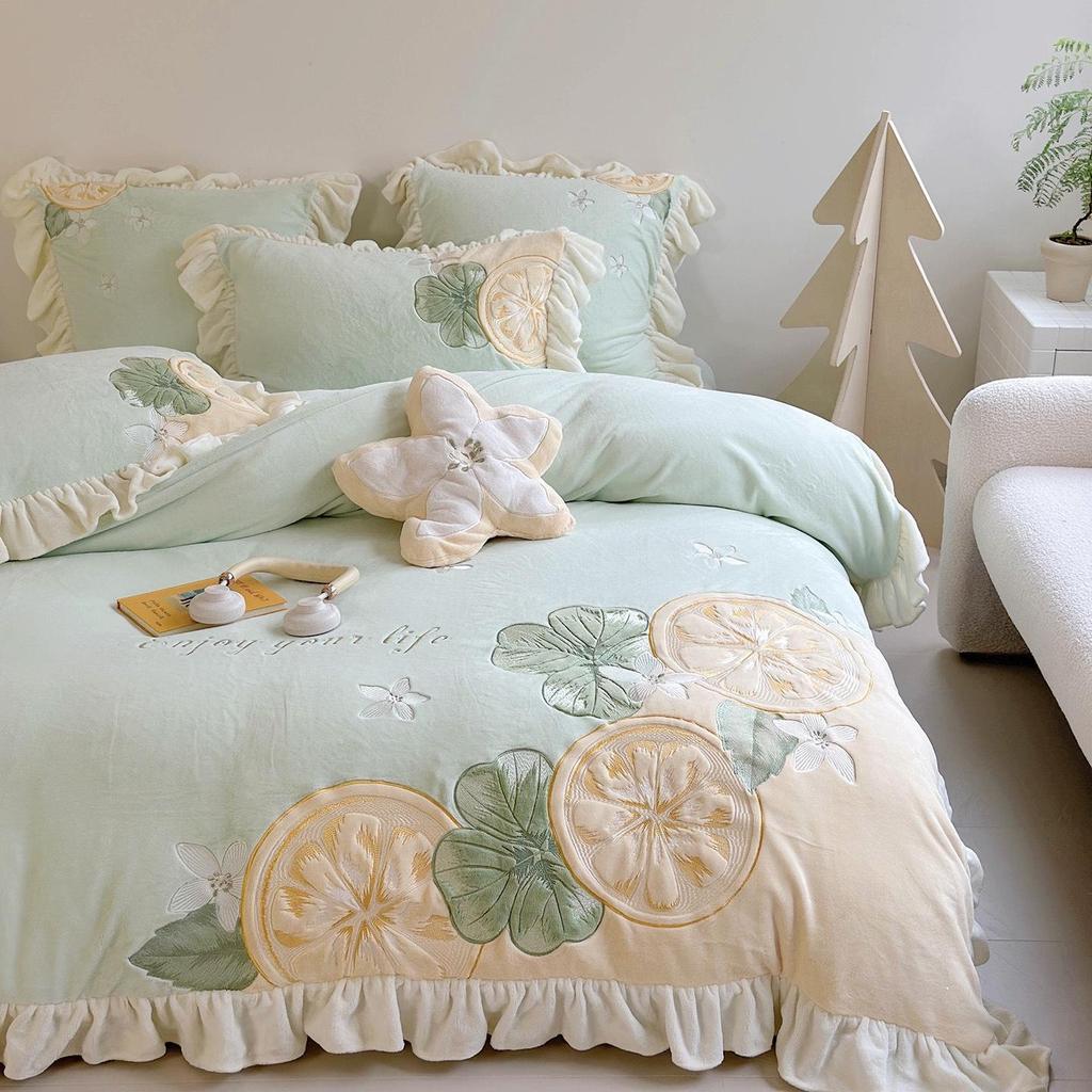 2025 Niedliches Zitronenmilch-Samt-Vierteiler Winter-Dicker Plüsch-Korallenfleece Bettbezug-Set