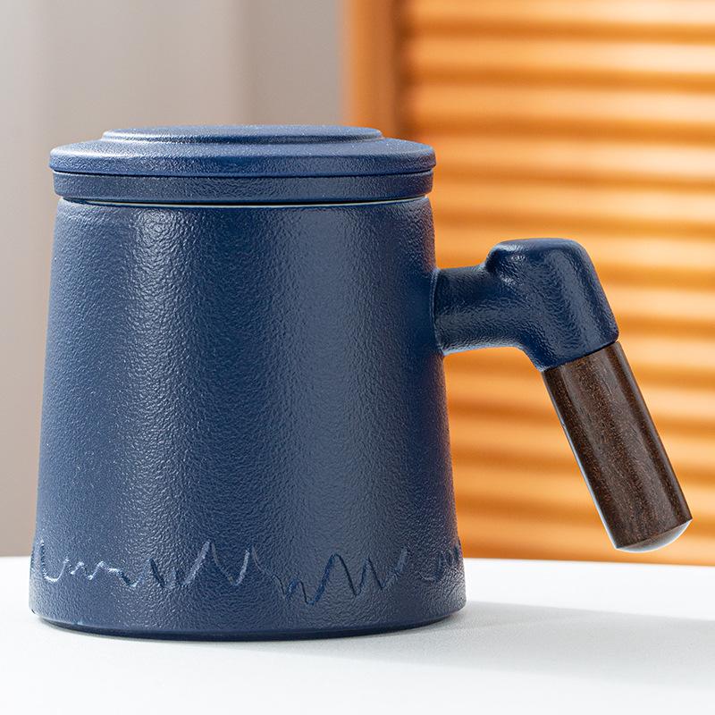 Hand-Painted Ceramic Office Mug: Distant Mountains Design, Teacup with Separate Brewing Chamber, Ideal for Water or Tea - Perfect Business Souvenir.