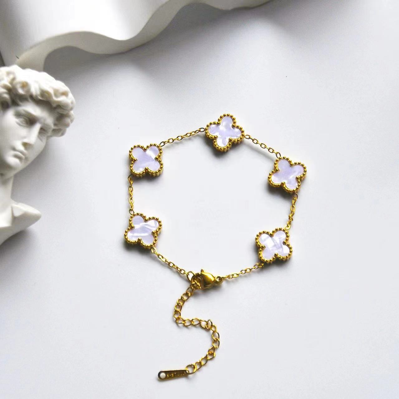 

Браслет Четырехлистный клевер 13 мм Женский простой браслет Пять цветков из перламутра Браслет Счастливый цветок