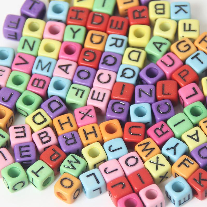 100 Stück Quadratische Acryl-Buchstabenperlen Zufällig Gemischt Alphabet Lose Perlen Für DIY Kinder Schmuckherstellung Basteln 6X6Mm