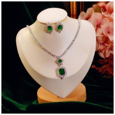 Kadınlar İçin Takı Setleri S925 Sterling Zümrüt Taşlı Küpeler Parıldayan Kolye Klasik İnce Mücevherler Drop Shipping