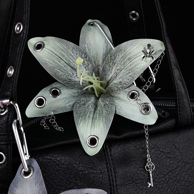 1 Stück Simulation Stoffblume Schlüsselanhänger Cooler Nieten Lilienblume Schlüsselanhänger Anhänger Handtaschen Anhänger Dekoration Geschenke Tasche Schmuck