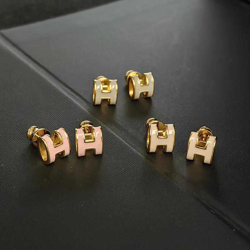 Designer Letter Oil Drip Earrings Female New Wearing Small High-end Small Fragrant Simple Earrings