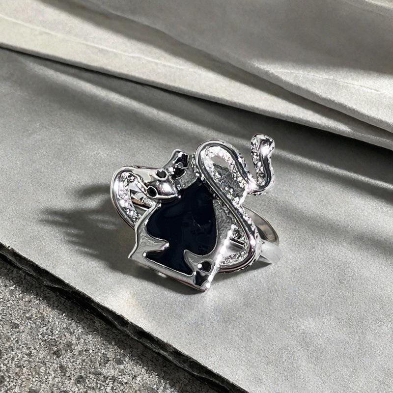 Simple Poker A Serpentine Black Drip Vintage Vintage Open Ring Niche Design Punk Personality Ring Female