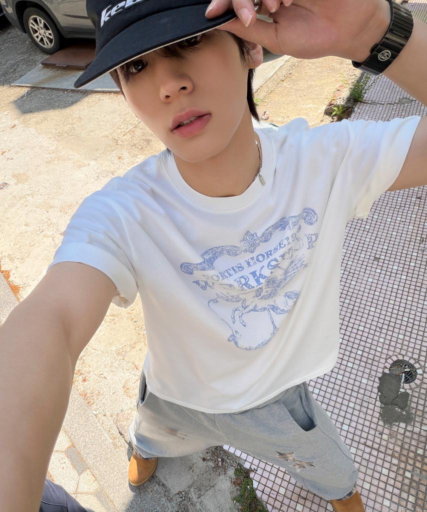 TRAVEL Art Nouveau Pigment Short Sleeve T-Shirt Cream