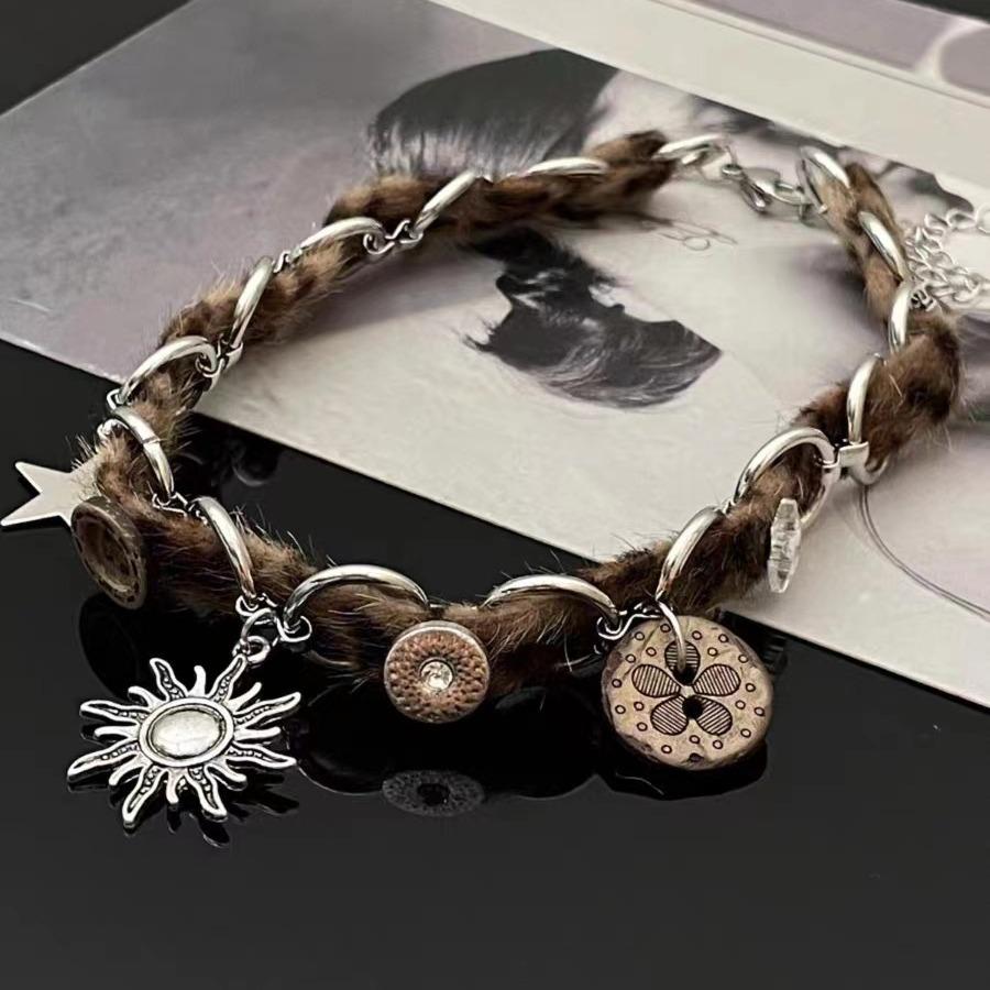 Sunflower plush button necklace autumn winter merard brown vintage choker niche collarbone chain tide