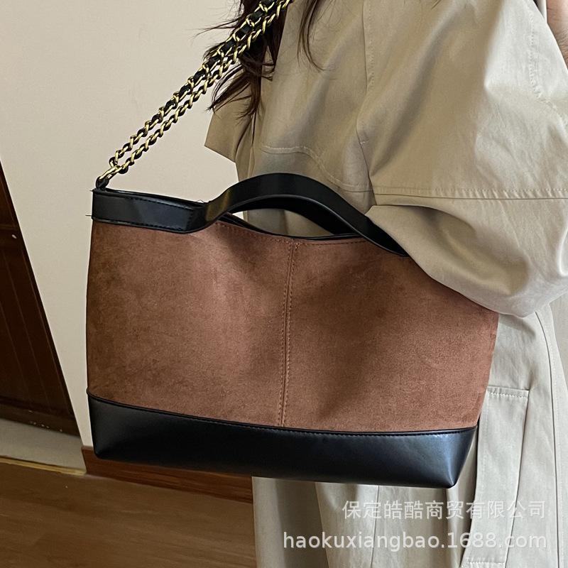 Premium commuter large-capacity bag women's 2025 new fashion chain shoulder bag go out to work tote bag