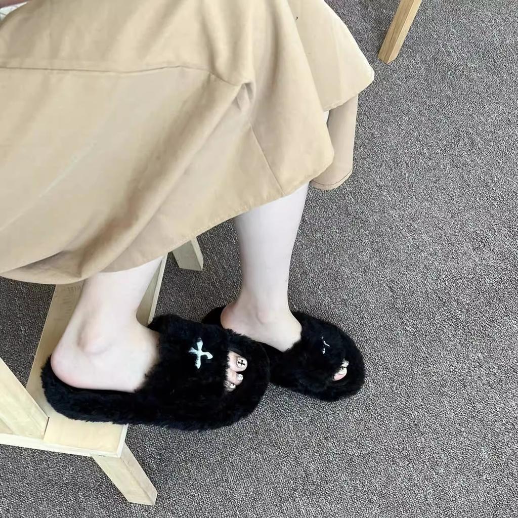 Pantoufles décontractées à semelle épaisse et moelleuses pour l'automne et l'hiver 2025, nouveau ins tendance à semelle plate, décontractées, polyvalentes, croisées, serpillière à cheveux