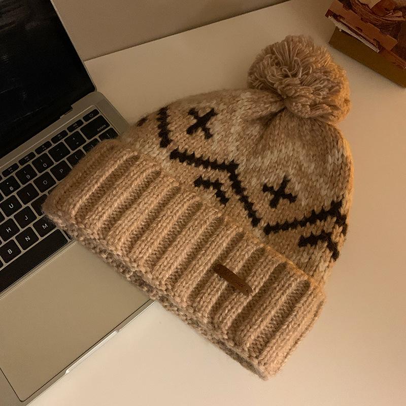 

Jacquard wool blended wool hat women s autumn and winter warm knitted cold hat college wind hairball ear protection hat tide M（56-58cm）