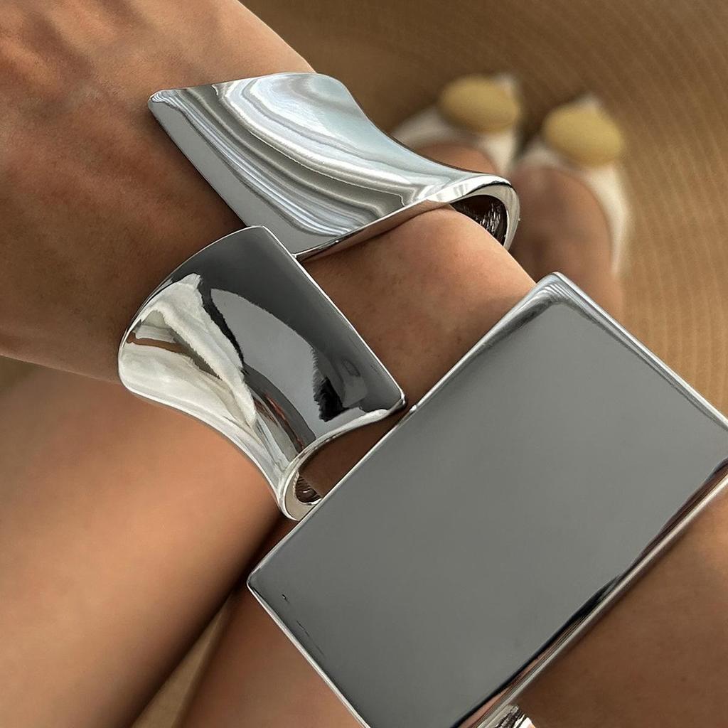 Übertriebenes Unregelmäßiges Quadratisches Offenes Armreif-Set - Europäischer & Amerikanischer Stil