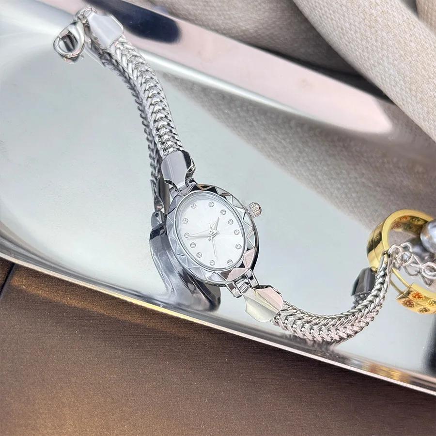 New Oval Retro Small Dial Women's Bracelet Watch Adjustable Lobster Clasp Jewelry Ladies Quartz Watches Luxury Wristwatch Gifts