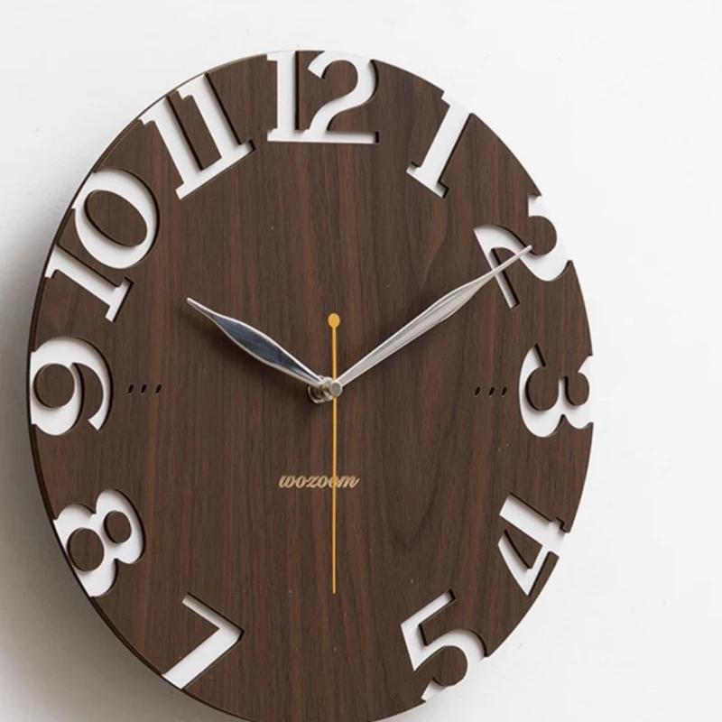 Metal Minimalist Wall Clocks Modern Aesthetic Pendulum Elegant Clock Stylish Luxury Digital Nordic Clocks Wall Silent Unique Watches Decoration