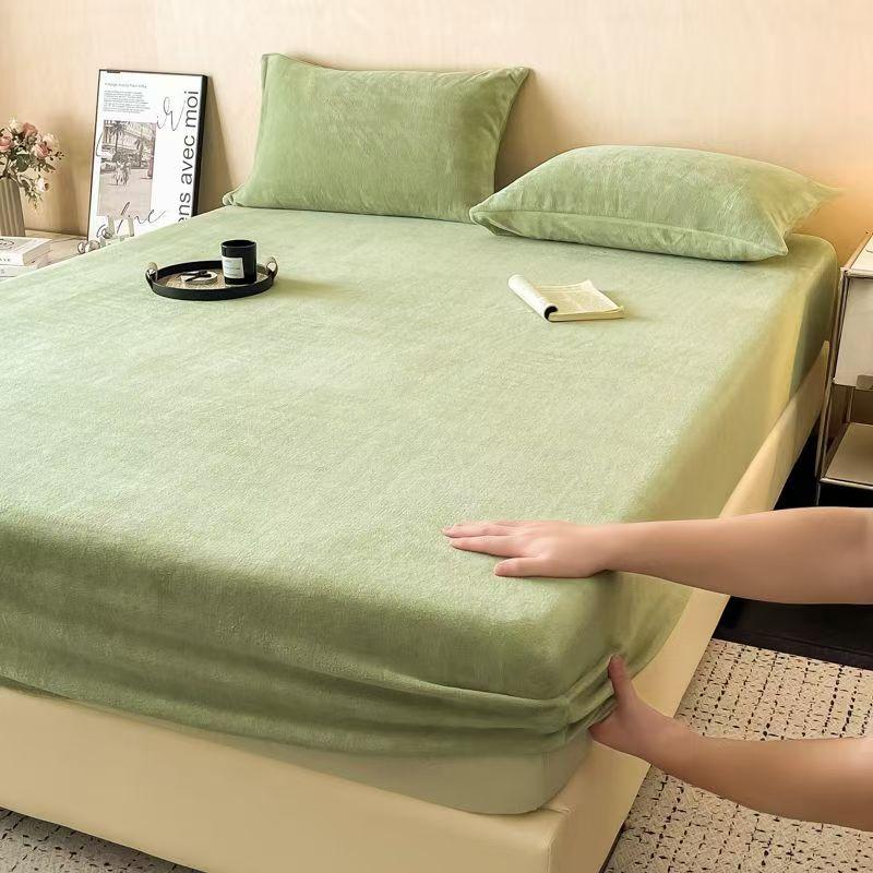 2026 Super Warm Soft Flannel Bed Cover 25cm Universal Mattress Protector Pad Crystal Velvet Fitted Sheet with Elastic Band Anti-mite No Pillowcase