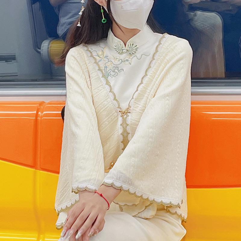 Autumn 2022 Retro Chinese-style Knitted Cheongsam Shawl - Elegant & Versatile