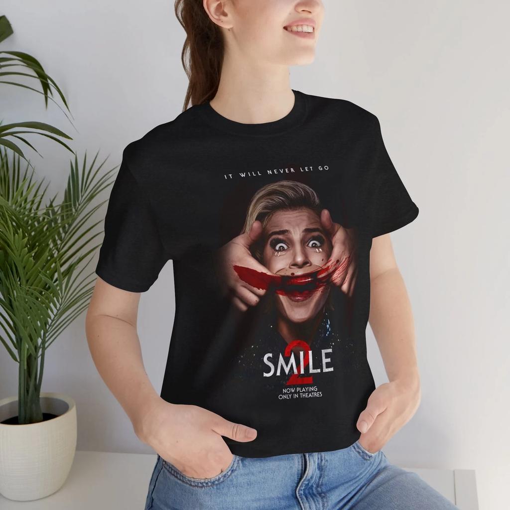 Smile 2 Horror Graphic Tee – Unisex Classic Fit, Creepy & Bold Design