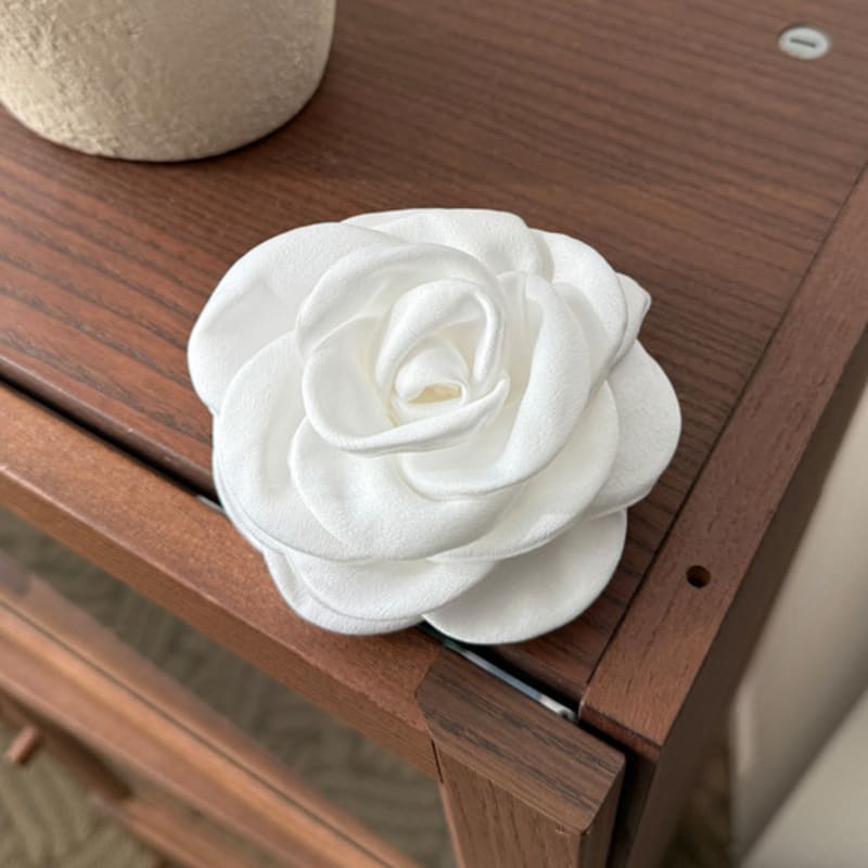 FANTASTIC PLANET Big Camellia Corsage (WHITE)