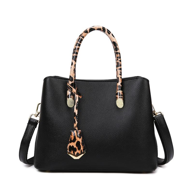 

Large-capacity portable tote bag, autumn and winter new fashion mother bag, simple and popular shoulder messenger bag average size леопард друку кольору