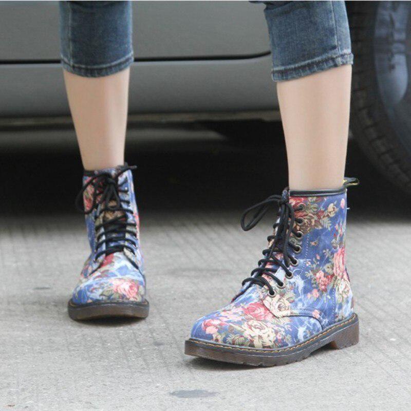 Moda Autunno Bellissime scarpe con fiori Donna Stivaletti piatti da cowboy con lacci per motociclisti