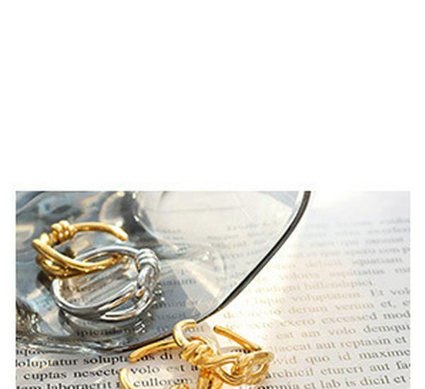 Minimalist European Gold-Plated Titanium Steel Link Ring for Men & Women