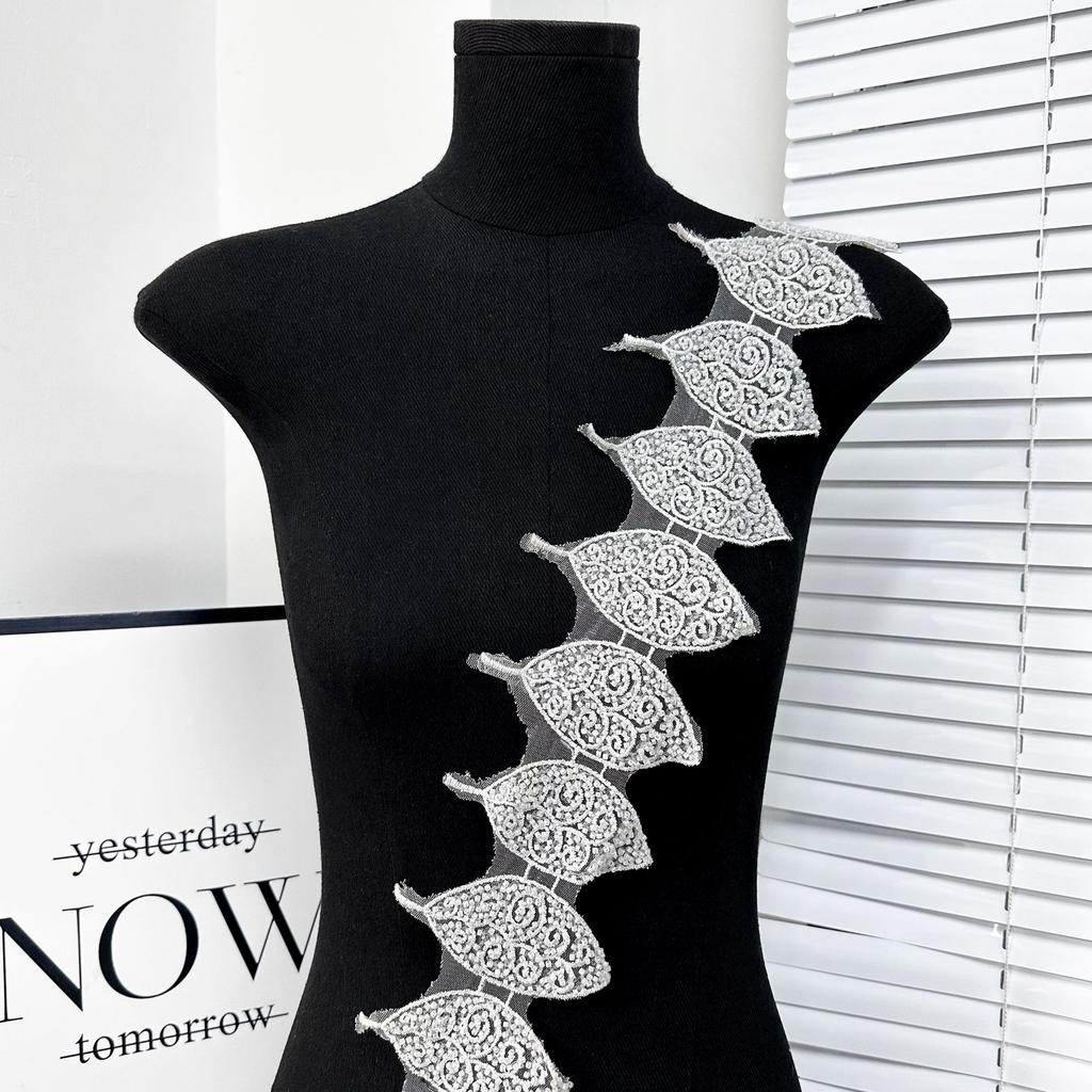 White Handmade Beaded Mesh Embroidery Leaf Barcode Clothing Evening Dress Wedding Dress Decoration Lace Accessories