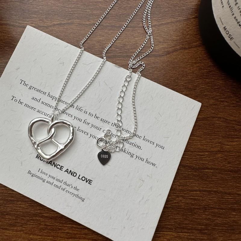 

S925 Sterling Silver Niche Design Sense Love Hollow Necklace Simple Texture Sense Personality Clavicle Chain 925 silver