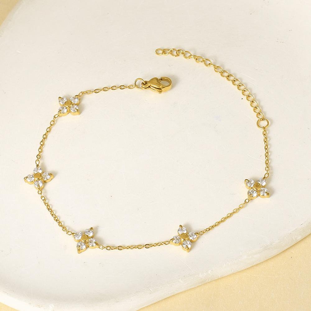 Bracelet Exquisite Fashion Stainless Steel Plated 18carat Gold Bracelet with Clover Inlaid White Green Zircon Bracelet for Girls