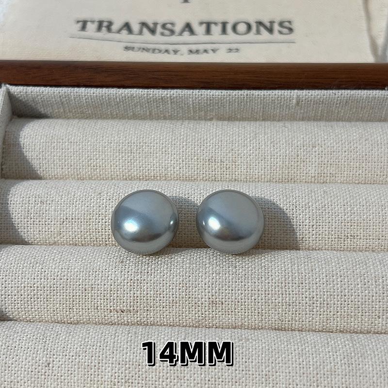 Wine red pearl mosquito coil disc ear clips, no ear piercings, painless earrings, simple and fashionable commuter temperament stud earrings