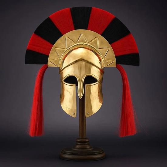 

Коринфский шлем с подставкой Древнегреческие доспехи воина для косплея, LARP, декора Коллекционные ручной работы Бронзовая реплика