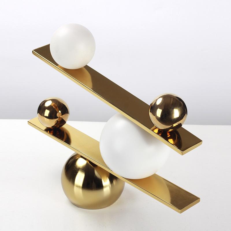 Metal Handicraft Geometric Golden Ball Seesaw Balance Ramp Metal Decorative Figurines Home Decoration Accessories