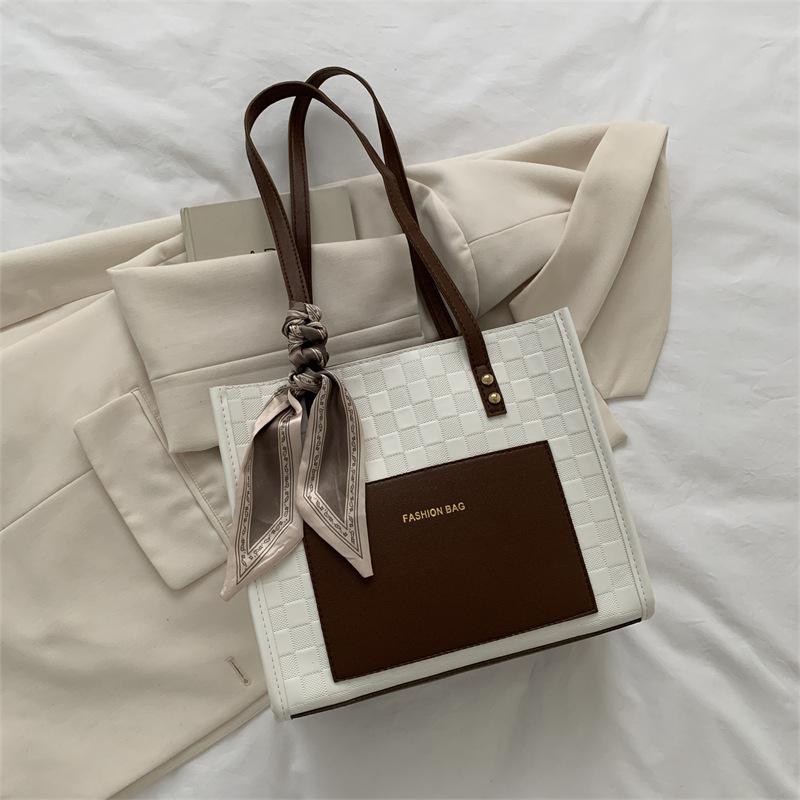 

Silk scarf decorative temperament commuter bag women s 2025 autumn and winter new models this year popular foreign texture shoulder tote bag