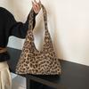 Stilvolle Leopardenmuster-Tragetasche mit großem Fassungsvermögen in Schwarz oder Khaki für den trendigen Weg zur Arbeit