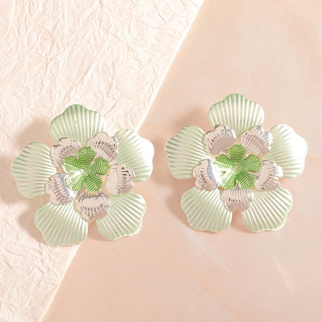 New Accessories Fashion Light Luxury Flower Earrings Premium Earrings Multi-layer Petal Ear Accessories Stud Earrings