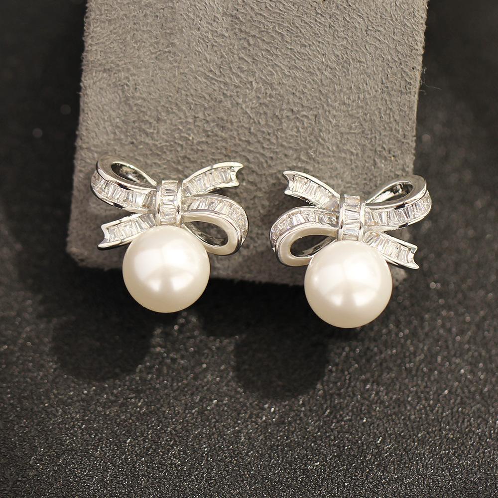 Japan and Korea Sweet and Exquisite Diamond-encrusted Bow Earrings Temperament Versatile Pearl Earclips No Pierced Earrings Women's Banquet