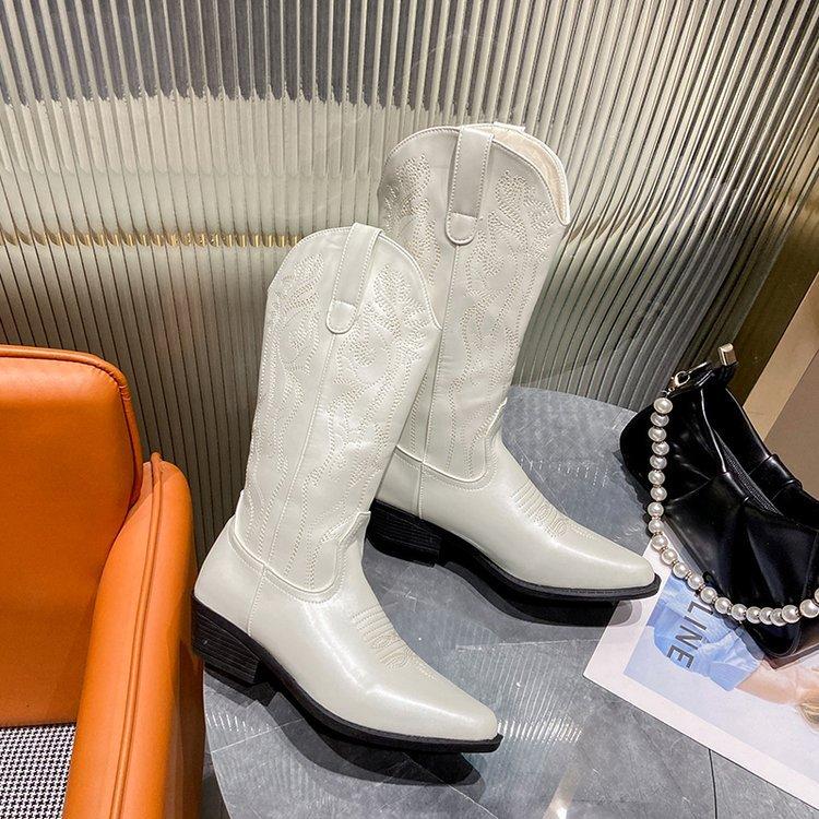 

Большого размера длинные женские сапоги осень новые челси с острым носком квадратные и повседневные вышивка универсальные ретро 41