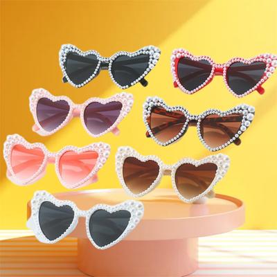 Retro Heart-shaped Imitation Pearl Frames Sunglasses Y2K 90s Beach Party Sun Spectacles UV 400 Protection Cat Eye Eye Spectacles for Female and Male