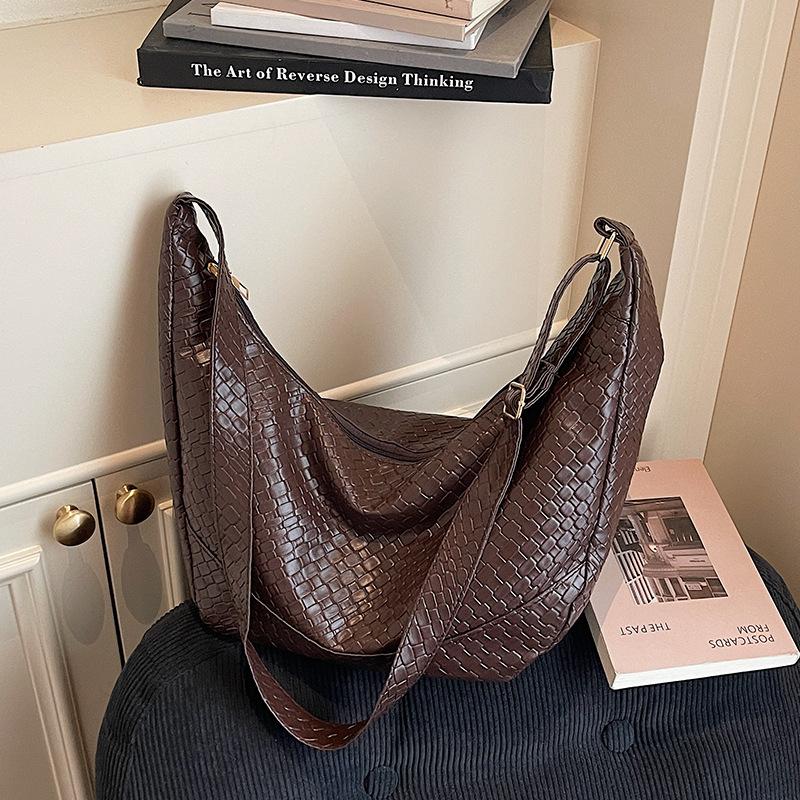 Large-capacity Dumpling-shaped Fashion Crossbody Bag for Commuting Single Shoulder Bag