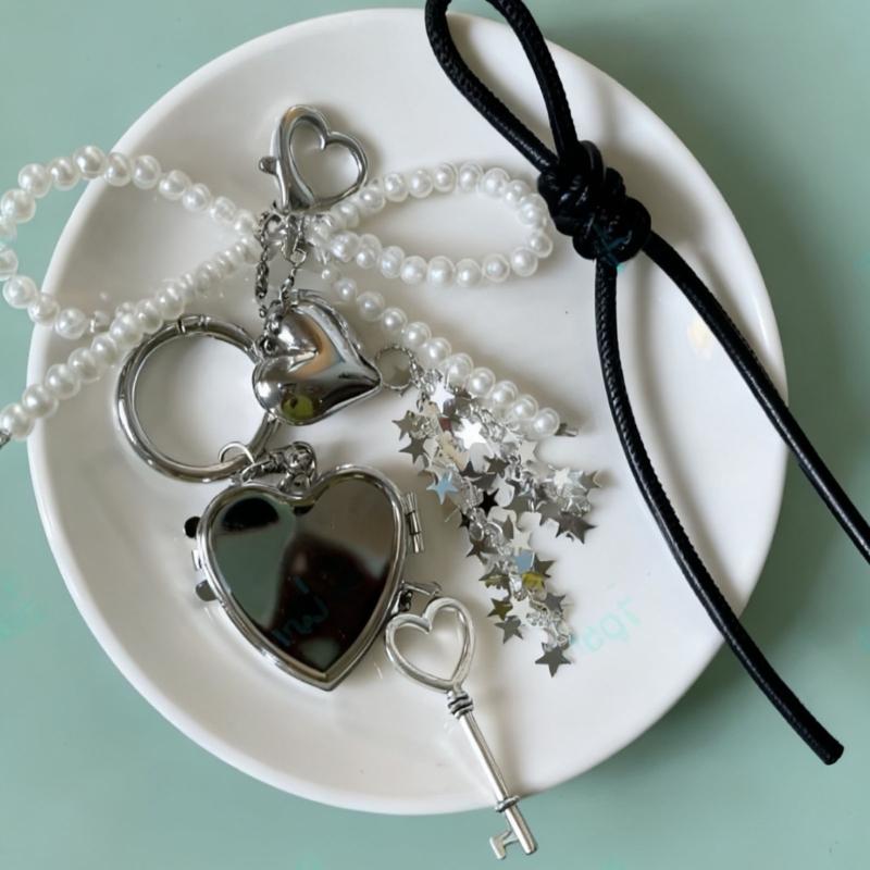 Elegante Perlen Schleifen Schlüsselanhänger mit Herz Spiegel Perfekt für Modische Accessoires und Tägliches Praktisches Tragen
