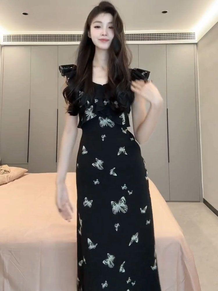 Feeling French: Women's Black Floral Puff Sleeve Dress