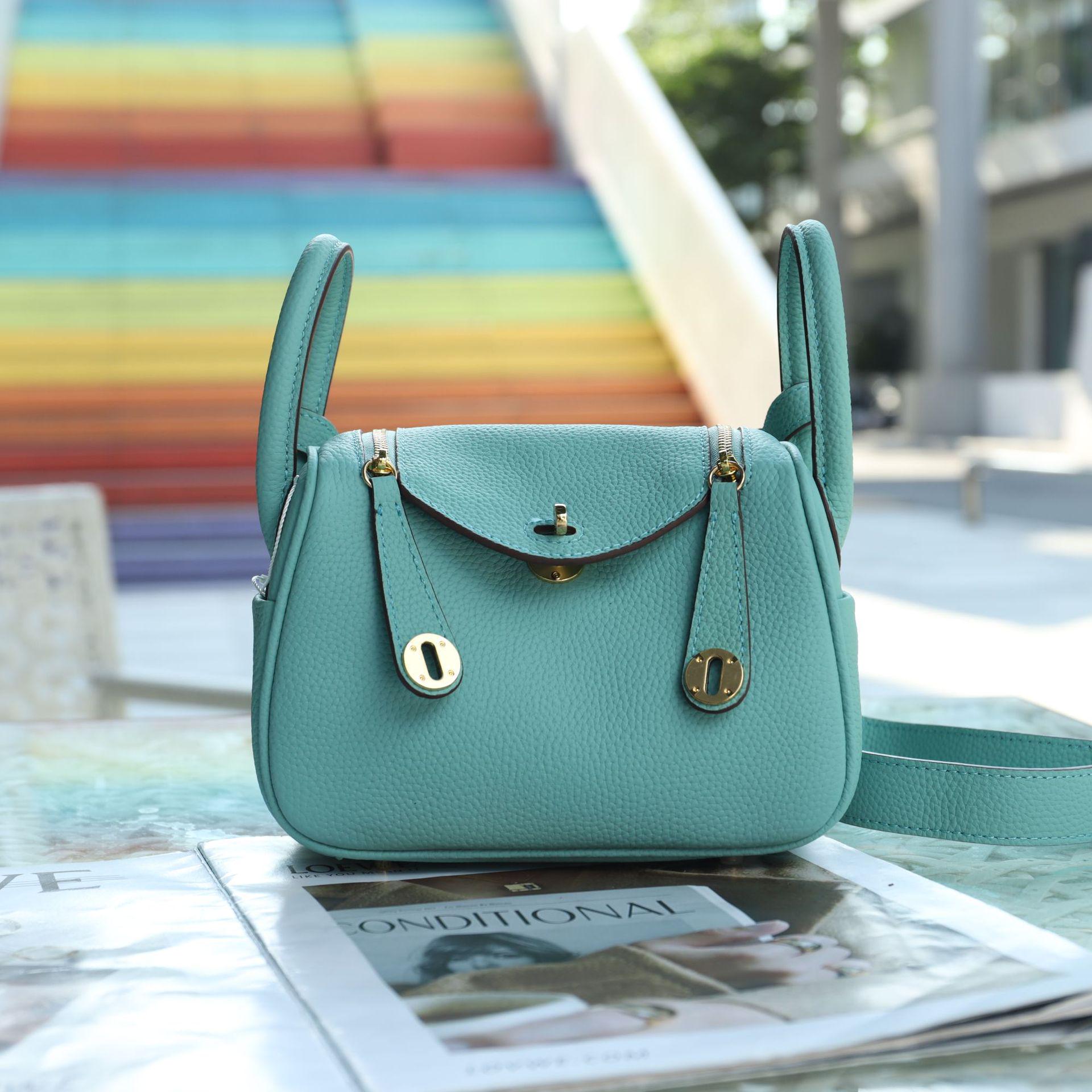 

2025 Mini Lindy Cowhide Doctor Bag: Genuine Leather Women s Crossbody One-Shoulder Pillow Medicine Box Bag 20x10x13 cm