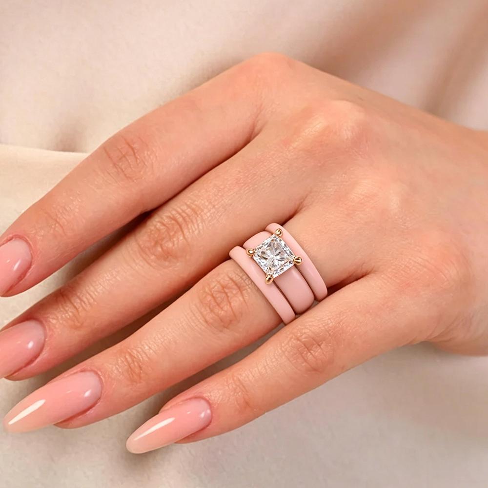 Prinzessschliff Zirkonia Ring mit 3-lagigem rosa Keramikband, Moderner klobiger Roségold-beschichteter Statement-Ring, Brautversprechen J
