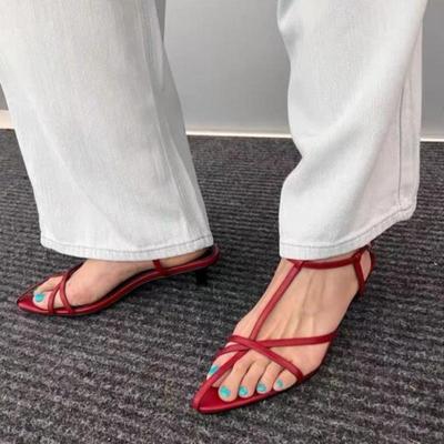 Sapatos de Salto Baixo Verão Novo Bico Fino Tira Fina Entrelaçada Fivela de Metal Linha com Sola Macia Antiderrapante Sandálias de Salto Fino