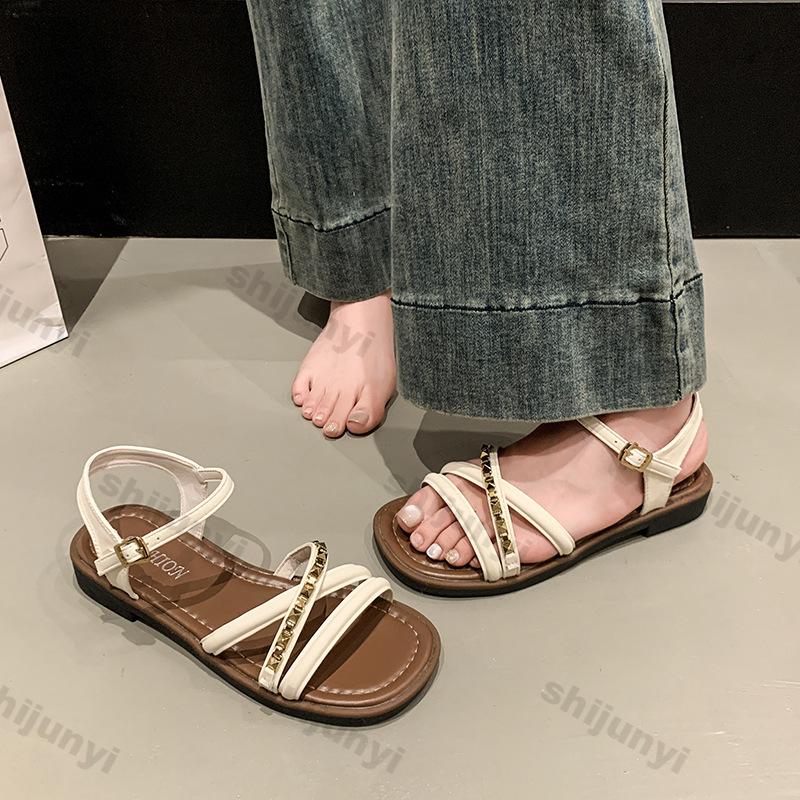 Women Shoes 2026 Summer New Fashion Comfort Non Slip Metal Decoration Buckle Strap Sandals Lightweight Soft Bottom Beach Shoes