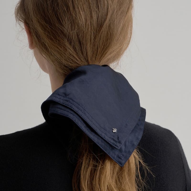 

Jean Paul Clarisse Loose Square Scrunchie JP-25-103S black