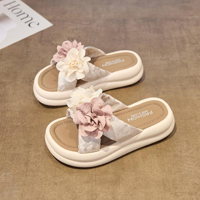2025 Summer New National Style Beaded Rose Soft Belt Fashionable Versatile Beach Wear Thick-bottomed Comfortable Slippers