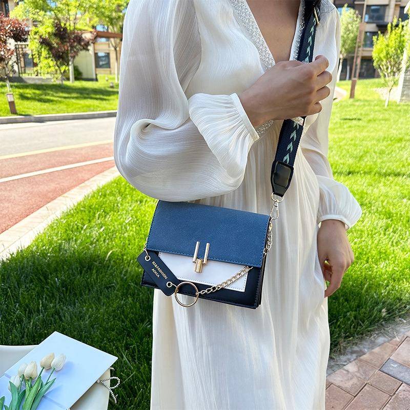 Commuter shoulder bag casual personality simple retro small bag fashionable small square bag beautiful messenger bag