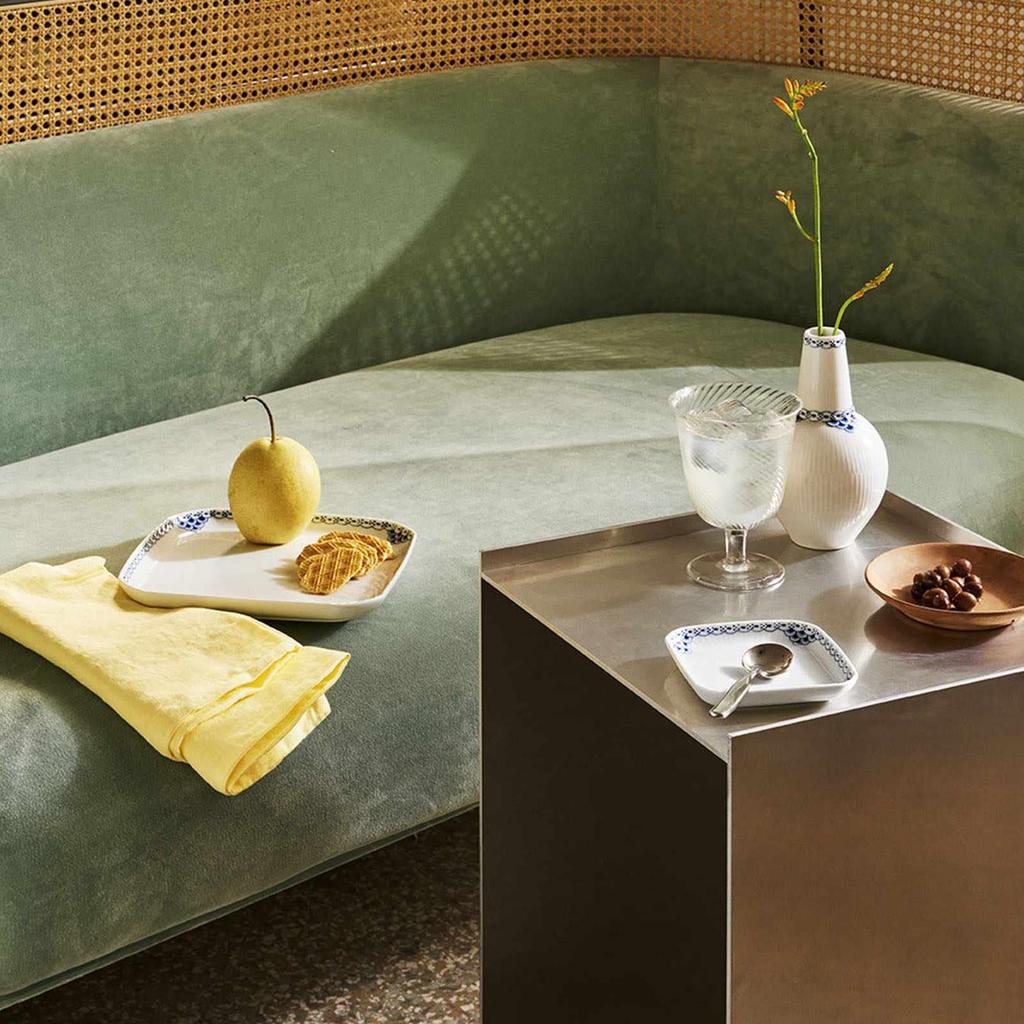 ROYAL COPENHAGEN Royal Copenhagen princezna malý čtvercový talíř malý talíř svatební dárek 1066924 [běžný dovoz] 10,5 cm