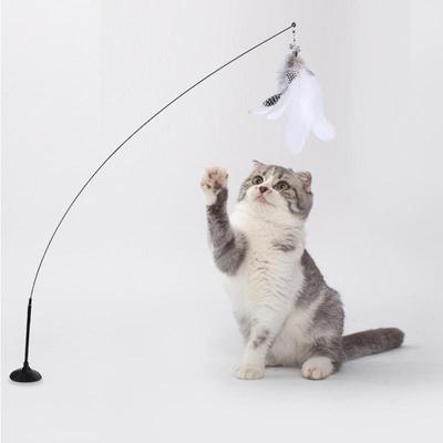 Cat Stick Cat Teaser Simulazione Mouse Giocattolo interattivo Divertente Mouse con piume con campana per gattino che gioca con bacchetta con ventosa Giocattolo per gatti