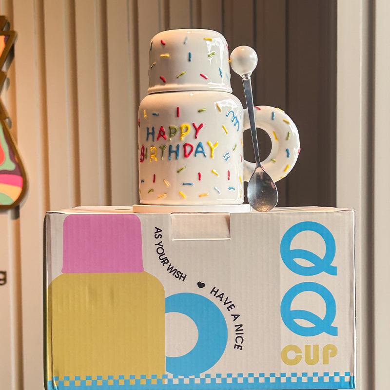 

инс милая высокоценная чашка-чайник с сахарной иглой, керамическая кружка для девочек с крышкой, чашка для воды большой емкости, подарок на день рождения 401-500ml