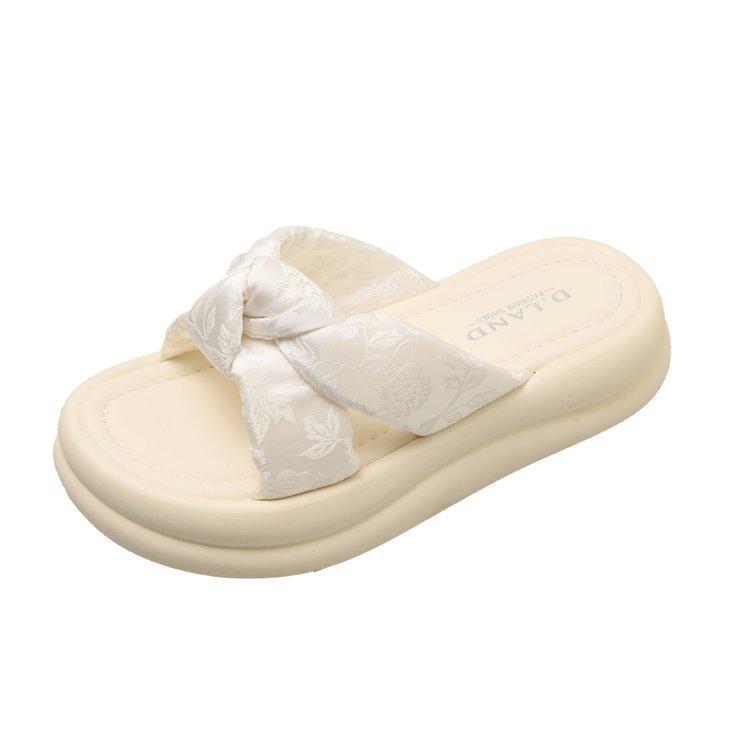 Cool Slippers Female Summer Outer Wear 2025 Summer New Fairy Style High-end Feeling with Skirt Thick-bottomed Beach Cool Slippers Female