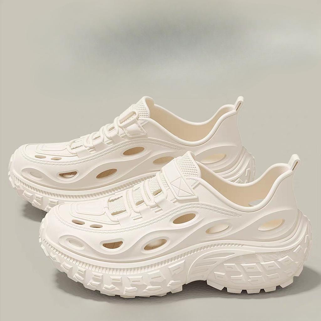 New Height-increasing Outdoor Anti-slip Sandals Are Worn Over Women's Shoes